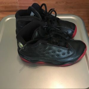 Boys Retro Jordan 13 (Sz 9) Black and Red